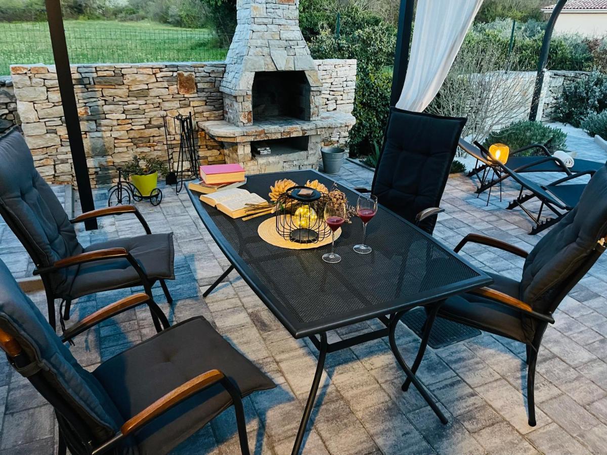 Holiday House Tesser With Pool Galizana Экстерьер фото
